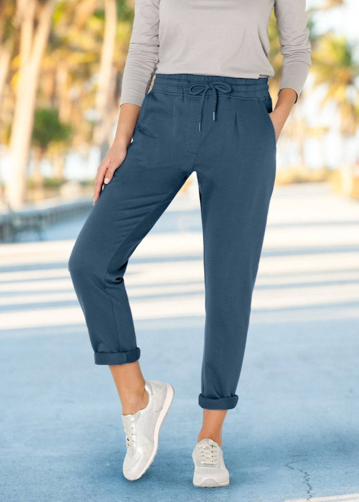 Jogger pants with elasticated waistband