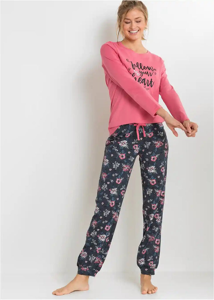 Comfortable pajamas with tie belt