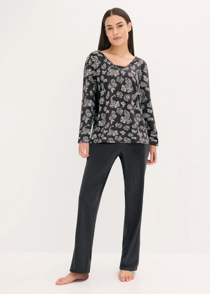 Cozy pajamas with beautiful paisley print