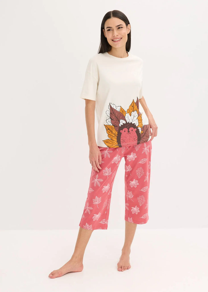 Capri pajamas with autumnal print in a comfortable loose fit