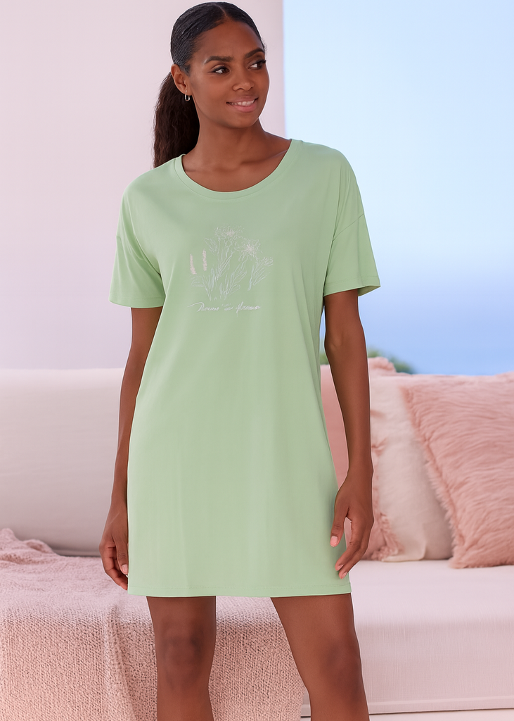 Big shirt with cute front print
