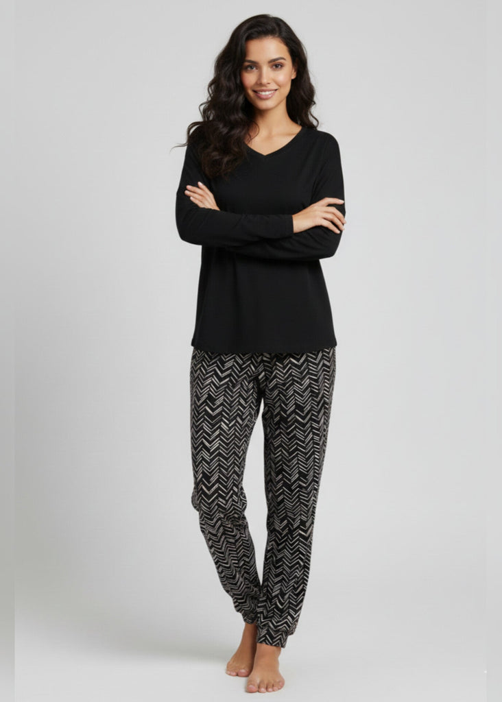 Elegant Pajamas With A Zig Zag Print