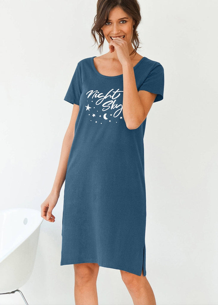 Short-sleeved nightdress – night sky print