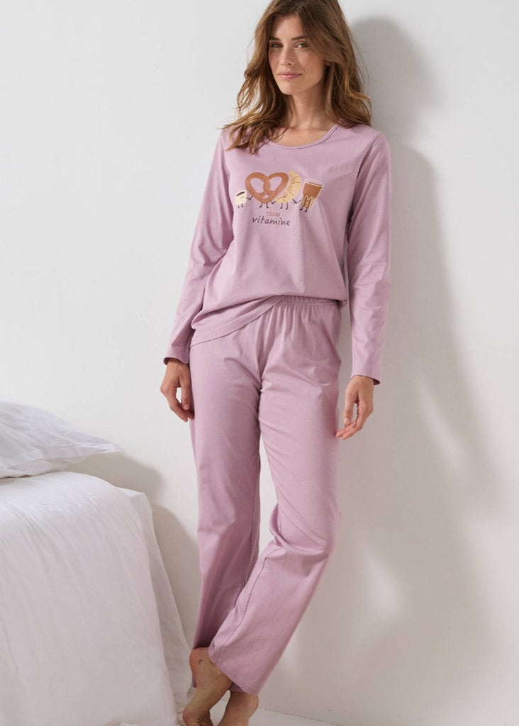 Long-sleeved pajamas with "vitamin break" print